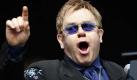Elton John kommt nur selten für Konzerte nach Deutschland. Aber wenn er auftritt, wird es immer eine großartige Show. In diesem Sommer gibt Elton John sogar sieben Konzerte in Deutschland. Foto: dpa