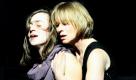 Corinna Harfouch (rechts) und Anna-Luise Recke stehen in einer Probenszene zu Marguerite Duras' Der Schmerz in Stuttgart auf der Bühne. Das Theaterstück feierte am Sonntag in der Inszenierung von Harfouch am Kammertheater Stuttgart Premiere. Es ist die erste größere Regiearbeit der 55-jährigen Schauspielerin.  Foto: dpa