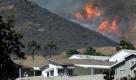 Feuer greifen in Kalifornien wieder um sich. Zahlreiche Häuser sind von den Flammen bedroht. Foto: ap