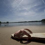 Puder verhindert Schnalzgeräusche in Sandalen (Foto)