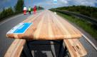 Die Generalprobe für das spektakulärste Projekt der Kulturhauptstadt im Ruhrgebiet ist geglückt: In der Nacht vom Samstag auf Sonntag probten mehr als 150 Helfer auf einem gesperrten Autobahnstück bei Grevenbroich erfolgreich den Aufbau von 400 Tischen verteilt über einen Kilometer.

Am 18. Juli soll die Hauptschlagader des Ruhrgebiets, die A 40, auf 60 Kilometern zwischen Duisburg und Dortmund gesperrt werden. An über 20 000 Tischen will Ruhr.2010 dann ein Fest der Alltagskultur mit Darbietungen vom Gesangsverein bis zur öffentlichen Goldhochzeit präsentieren. Rund eine Million Besucher werden erwartet. Die letzten 5000 Tischtickets sind von diesem Montag an im Internet und im Vorverkauf erhältlich.
 Foto: dpa