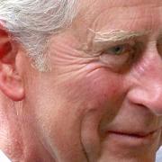 Prinz Charles mischt sich unters Volk (Foto)