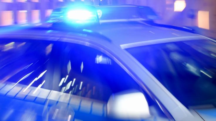 Ein Mann hat in Düsseldorf auf der Straße eine Frau tödlich verletzt.
