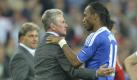 Dafür gab es die Glückwünsche des fairen Sportsmannes Jupp Heynckes. Foto: dapd