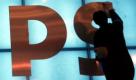 2006

Technik: Philips GmbH

Den Technik-Award darf dieses Jahr die Philips GmbH in Empfang nehmen: Für die Vorgabe, dass CD-Brenner ihre eindeutige Seriennummer auf den Rohling schreiben und damit eine Rückverfolgbarkeit von Datenträgern zum Brenner ermöglichen. Begründet wird dies mit der Notwendigkeit, Raubkopierer ermitteln zu wollen. Dabei ist es in Deutschland nicht strafbar, Musik-CDs oder Filme für den privaten Gebrauch zu brennen. Lediglich ein technisch wirksamer Kopierschutz darf nicht umgangen werden.
------------

Ein Mitarbeiter einer Messebaufirma putzt am Dienstag (16.03.04) in Hannover auf der CeBIT am Stand von 'Philips' das Logo der Aussenwand. Vom 18. bis 24. Maerz 2004 werden etwa 6.400 Aussteller aus 64 Nationen ihre Produkte auf der weltweit groessten Computermesse ausstellen. Foto: Johannes Eisele/ ddp Foto: ddp