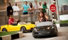 Weil die meisten Gäste mit der ganzen Familie anreisen, stehen auch ruhigere Attraktionen parat wie die Fahrschule Junior GT. Hier können Kinder im Go-Kart schon für den ersten eigenen Sportwagen trainieren. Foto: pi