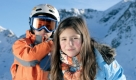 Der Skianzug muss nicht teuer sein  aber auf jeden Fall wasserdicht. Besonders schneedicht sind für Kinder Overalls, Polyamid-Microfaster oder Goretex lassen die Feuchtigkeit draußen. Foto: SRT-Archivbild