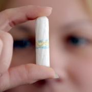 Sicher, die Regel ist lästig, aber Mitte 30 sich schon davon zu verabschieden? Das ist für viele Frauen ein harter Schlag.