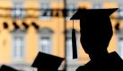 Studenten dualer Studiengänge sind bereits während der Ausbildung in ein Unternehmen integriert. Häufig werden sie nach dem Abschluss auch vom Betrieb übernommen. Foto: Julian Stratenschulte/Archiv Foto: dpa