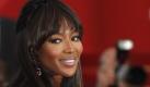 Supermodel Naomi Campbell empört sich über eine angeblich rassistische Werbekampagne für Schokolade. Es sei beleidigend, als schwarze Frau mit Schokolade verglichen zu werden, sagte die Britin dem US-Nachrichtensender CNN mit. Der Hersteller Cadbury hatte Milchschokolade mit dem Spruch Aus dem Weg Naomi, eine neue Diva ist da beworben. Campbell hält sich dem Bericht zufolge eine Klage offen. Foto: dpa