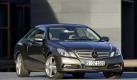 Freund der Sonne - das E-Klasse-Coup hat in Genf das Licht der Welt erblickt. Vielleicht sieht Mercedes mit diesem Modell ja auch schon den Silberstreif am Horizont. Neue Modelle sind die einzige Hoffnung, die Autohersteller in der Rezession haben. Foto: pi