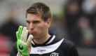 Dafür steht Ron-Robert Zieler im Kader von Jogi Löw. Das hat er sich mit konstant guten Leistungen in der Liga verdient. Mit der Durchschnittsnote 2,88 (Kicker: 2,76; Sportal: 3,0) ist der Schlussmann von Hannover 96 der zweitbeste deutsche Keeper der Saison - und übrigens neben Thomas Kraft (Hertha), Marc-André ter Stegen (Mönchengladbach) und Sven Ullreich (Stuttgart) der einzige, der alle 34 Saisonspiele bestritten hat. Foto: dapd