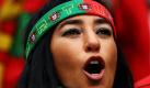 Eine Anhängerin der portugiesischen Nationalmannschaft wartet im Green Point Stadion in Kapstadt auf den Anpfiff des WM-Vorrundenspiels Portugal gegen Nordkorea.  Foto: ap