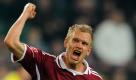 Seit zwei Jahren führt Andreas Wolf die Clubberer als Kapitän. Trotzdem war der Abwehrspieler des 1. FCNürnberg vor dem Bundesligastart nicht unumstritten, weil sein Stammplatz durch die Neuzugänge Per Nilsson und Dominic Morah in Gefahr geriet. Die Binde behielt er trotzdem. Foto: dpa