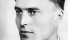 ARCHIV - Der deutsche Offizier und spätere Widerstandskämpfer Claus Schenk Graf von Stauffenberg in einer Aufnahme aus den frühen 30-er Jahren (undatiretes Archivfoto). Claus Graf Schenk von Stauffenberg wurde am 15. November 1907 in Schloss Jettingen geboren. Während seiner erfolgreichen militärischen Laufbahn war er zunächst von Hitlers Erfolgen beeindruckt, die Empörung über den Terror in den besetzten Gebieten ließ ihn jedoch zur treibenden Kraft des Widerstands werden. Nach dem von ihm durchgeführten gescheiterten Attentat auf Adolf Hitler am 20. Juli 1944 wurde Claus Graf Schenk von Stauffenberg einen Tag später, am 21. Juli 1944, standrechtlich erschossen. Foto: dpa (zu dpa-KORR.: 'Ein deutscher Held wird international 100. Geburtstag von Stauffenberg ' vom 14.11.2007) +++(c) dpa - Bildfunk+++ Foto: dpa