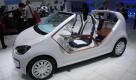 Auf dem VW-Stand parken nicht nur diverse Serienmodelle des Stadtflitzers Up!, sondern auch der Cross Up! mit Pseudo-SUV-Optik, der gute Chancen auf Serienfertigung hat. Foto: pi