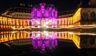 Bunt illuminiert präsentiert sich in der Nacht zum Mittwoch (03.08.2011) der Dresdner Zwinger zur Generalprobe. Der einstige barocke Festplatz sächsischer Kurfürsten und Könige ist vom 05.08.2011 bis zum 21.08.2011 Kulisser der ersten Zwingerfestspiele. Regisseur Dieter Wedel inszenierte das Stück 'Die Mätresse des Königs' über August den Starken und die Gräfin Cosel. Foto: Matthias Hiekel/lsn +++(c) dpa - Bildfunk+++  Foto: dpa