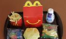 Shown is a Happy Meal at a McDonald's restaurant in San Francisco, Monday, Nov. 8, 2010. In the left foreground is a character toy included with the meal from the movie Megamind. It is a happy moment for people who see the Happy Meal as anything but.  San Francisco is poised to become the first major American city to require fast-food restaurants to sell meals that meet set nutritional guidelines or not include a toy with them. (AP Photo/Eric Risberg) Foto: ap