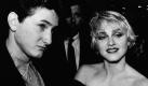 Mit Popstar Madonna war Sean Penn von 1985 bis 1989 verheiratet. Sie nannte ihn den «coolsten Typen der Welt». Es gab Gerüchte, Sean Penn hätte in der turbulenten Ehe auch die Hand gegen seine Frau erhoben. Er bestritt dies, Madonna hingegen schwieg beharrlich. Penn sagte dazu: «Ich habe mich immer gefragt und werde es vermutlich nie wissen, inwieweit sie sich der Wirkung ihrer diesbezüglichen Passivität bewusst war.» Foto: dapd