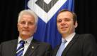 Horst Becker (l) gilt als Unterstützer des HSV-Vorstandsvorsitzenden Bernd Hoffmann. Foto: dpa