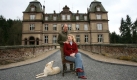 Ein Denkmal als Lebensraum: Dominik Graf von Spee und dessen Ehefrau leben im Schloss Ahrenthal bei Sinzig und betreiben dabei Denkmalpflege. Foto: ddp
