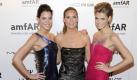 Heidi Klum mit zwei ihrer Schützlinge auf einer New Yorker Gala Anfang Februar 2012. Foto: ddp images/Behar Anthony/Sipa