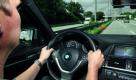 Das System ist eine Weiterentwicklung des sogenannten Engstellenassistenten, der den Fahrer durch enge Autobahnbaustellen lotsen soll ... Foto: pi