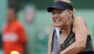 Maria Scharapowa hat mit Ayumi Morita mehr als deutlich besiegt. Foto: Christophe Karaba Foto: dpa