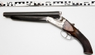 Bei Ermittlungen gegen Mitglieder der Rockerbande Hells Angels ist die Polizei bei der Durchsuchung einer Flensburger Autowerkstatt auf ein umfangreiches Waffenarsenal gestoßen.  Foto: ddp