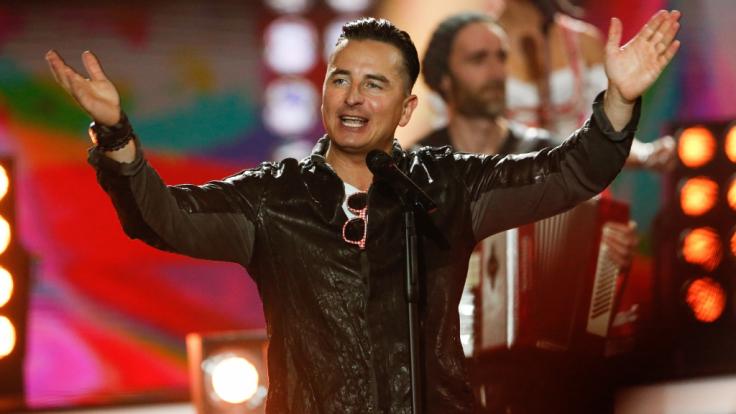 Volks-Rock'n'Roller Andreas Gabalier hat sich beim Eishockeyspielen an der Schulter verletzt.