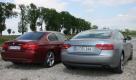 Der Audi A5 3.2 FSI quattro und das BMW 335i Coupé, das heißt: Zwei große Türen, vier Sitzplätze und ein leistungsstarkes Sechszylinder- Triebwerk - so weit bieten beide Konkurrenten ähnliches. Doch bei genauerem Hinsehen der Antriebskonzepte gibt es große Unterschiede. Foto: pi