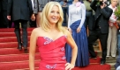 Frauke Ludowig, die den Leipziger Opernball bereits zum zweiten Mal moderierte, setzte dagegen auf die Signalfarbe Rot. Entworfen wurde ihr Kleid vom französischen Designer Max Chaoul. Wie sie sich darin fühlte? Ich kann jetzt nicht mehr atmen, hoffe aber morgen früh wieder damit anfangen zu können, so Ludowig. Foto: news.de