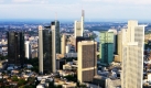 Das Thema Bankenrettung ist noch lange nicht abgeschlossen, der Finanzmarkt stockt weiterhin. Die Banken haben immer noch mit den Folgen ihrer selbstverschuldeten Fehlinvestitionen zu kämpfen - trotz der kurzfristigen Erfolgsmeldungen.  Foto: dpa