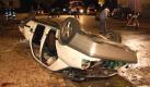 Ein zerstörtes Fahrzeug liegt am Donnerstag (09.09.2010) in Epfendorf (Landkreis Rottweil) auf dem Dach. Bei dem Unfall starben nach Polizeiangaben drei Männer, ein Vierter kam mit lebensgefährlichen Verletzungen ins Krankenhaus. Foto: Kamera 24 dpa/lsw +++(c) dpa - Bildfunk+++ Foto: dpa