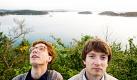So klingt Skandinavien:still, gelassen, voller Zauber. Die Kings Of Convenience vertonen dieses Image auch auf ihrem drittem Album Declarations Of Dependence. Kein Wunder: Erlend Oye und Erik Glambek Boe kommen aus Norwegen zum Melt! Foto: Emi