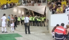 Ein halbes Jahr später kam es auch im gerade eingeweihten Tivoli-Stadion von Zweitligist Alemannia Aachen zu einem tragischen Unglück. Auch dort war ein Fan von einer Brüstung mehrere Meter in die Tiefe gestürzt. Der Mann schwebt nicht mehr in Lebensgefahr, liegt aber im künstlichen Koma. Foto: dpa