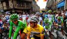In der historischen Altstadt von Dinan in der Bretagne startet heute die sechste Etappe der Tour de France. Sie führt über 226,5 Kilometer bis nach Lisieux in der Normandie. Gesamtführender ist zur Zeit der Norweger Thor Hushovd. Foto: dapd