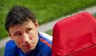 Zoff um van Bommel: Der Niederländer soll nach dem Willen des FC Bayern München sofort zum Verein zurückkehren. Foto: dpa