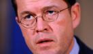 EX-Verteidigungsminister Karl-Theodor zu Guttenberg beharrt weiter auf seiner Darstellung, nicht absichtlich abgeschrieben zu haben. Einem Bericht der Süddeutschen Zeitung zufolge kommt die Uni Bayreuth zu einem anderen Schluss: Der Ex-Verteidigungsminister habe absichtlich abgeschrieben. Foto: dpa