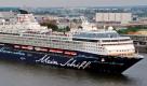 Eine Kreuzfahrt, die ist lustig: Von Düsseldorf nach Amsterdam geht`s den Rhein entlang. Foto: dpa