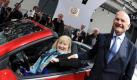 Der Aufsichtsratsvorsitzende der Volkswagen AG, Ferdinand Piech, neben seiner Ehefrau Ursula Piech, die in den Aufsichtsrat einziehen soll. Foto: Marcus Brandt  Foto: dpa