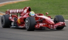 Ferraris Formel-1 Pilot Felipe Massa steuert einen F2007 auf der Ferrari-Teststrecke Fiorano in Maranello bei Modena, Italien. Er führt seine ersten Testfahrten seit seinem Unfall in diesem Jahr durch.
 Foto: ap