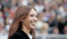 Allen Grund zum Feixen: Daniela Fuß gehört zu den routiniertesten Sportmoderatorinnen. Seit Jahren berichtet sie für Sport1 und den Vorgängersender DSF von der 2.Fußball-Bundesliga. Dass sie mehr kann als die Abseitsregel hat sie längst bewiesen. Foto: Imago