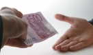 Es ist ein Geben und Nehmen: Wenn der Staat Steuern senkt, muss er das Geld dafür irgendwo anders herholen. Foto: dpa
