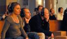 Mit Kopfhörern verfolgen Besucher beim «Silent Concert» in der Kirche St. Michael in Köln die elektronische Musik des Künstlers Oval.  Foto: dpa