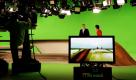 Elmar Thevessen, stellvertretender ZDF-Chefredakteur und Leiter der Hauptredaktion Aktuelles und Dunja Hayali, Co-Moderatorin des Heute-Journals, standen während einer Probe im virtuellen Nchrichtenstudio beim ZDF in Mainz. Foto: ddp