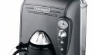 Die ICM 80 von DeLonghi aus der Designlinie Metropolis weckt viele Assoziationen mit ihrem Retro-Design, welches ans Design der 70er Jahre angelehnt ist. Die Maschine ist wie ihre Schwester ICM 100 mit Thermoskanne nicht mehr in Produktion, aber im Handel noch ab rund 60 Euro erhältlich. Foto: DeLonghi