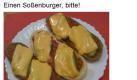 Not macht erfinderisch, gilt für dieses eigenwillige Rezept: Der Soßenburger ist eine Kreation aus Vollkornbrötchen, aufgewärmter Fertigpastasoße, Gewürzgurken und Toastkäse. Na dann, guten Appetit! Foto: halb-eins.de