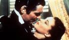 Vivien Leigh und Clark Gable sahen sich als Scarlett O'Hara und Rhett Butler in dem Kinoklassiker Vom Winde verweht (1939) tief in die Augen. Ihr Kuss gilt als einer der schönsten der Filmgeschichte. Der Südstaaten-Klassiker, der rund 400 Millionen Dollar einspielte und mit zehn Oscars ausgezeichnet wurde, basiert auf dem Roman (weltweit 30 Millionen Mal verkauft) von Margaret Mitchell, die dafür den Pulitzer-Preis erhielt. Foto: dpa