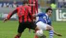 In der Champions League spielte er stark, gegen Frankfurt hing Jose Manuel Jurado (rechts) in der Luft - und wurde ausgewechselt. Foto: dpa